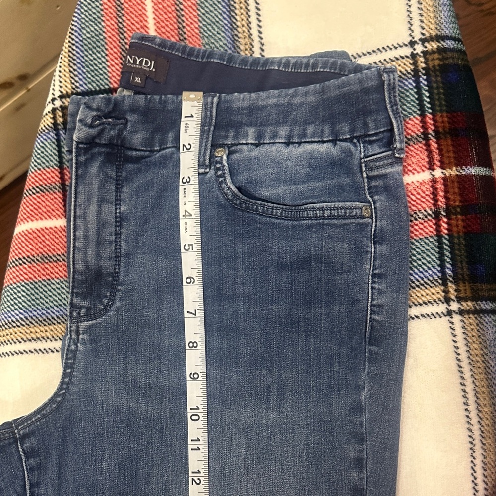 EUC NYDJ Classic Blue Jeans